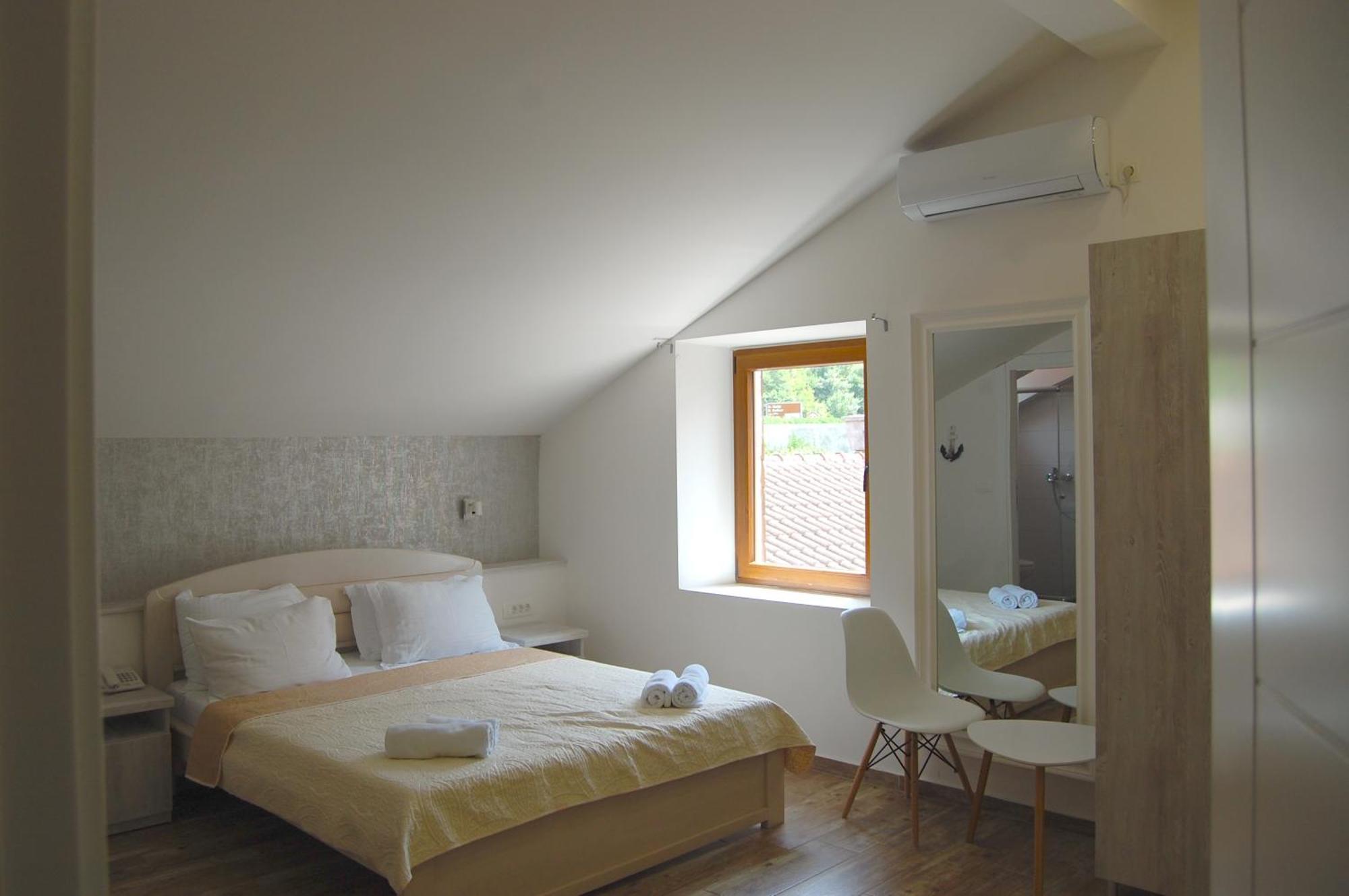 Hotel Sara Kotor Luaran gambar