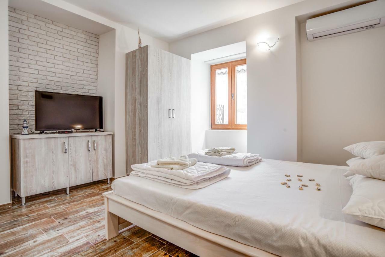 Hotel Sara Kotor Luaran gambar