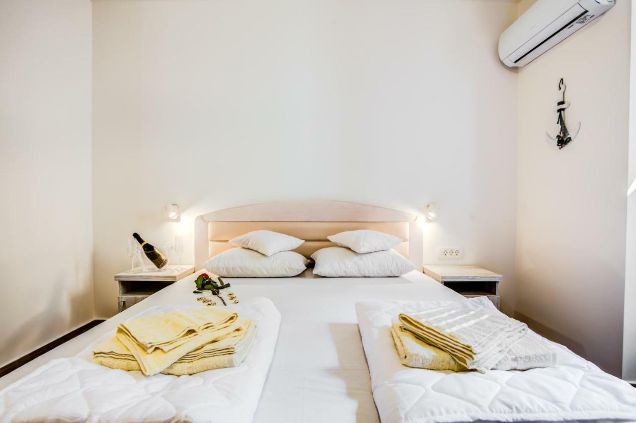 Hotel Sara Kotor Luaran gambar