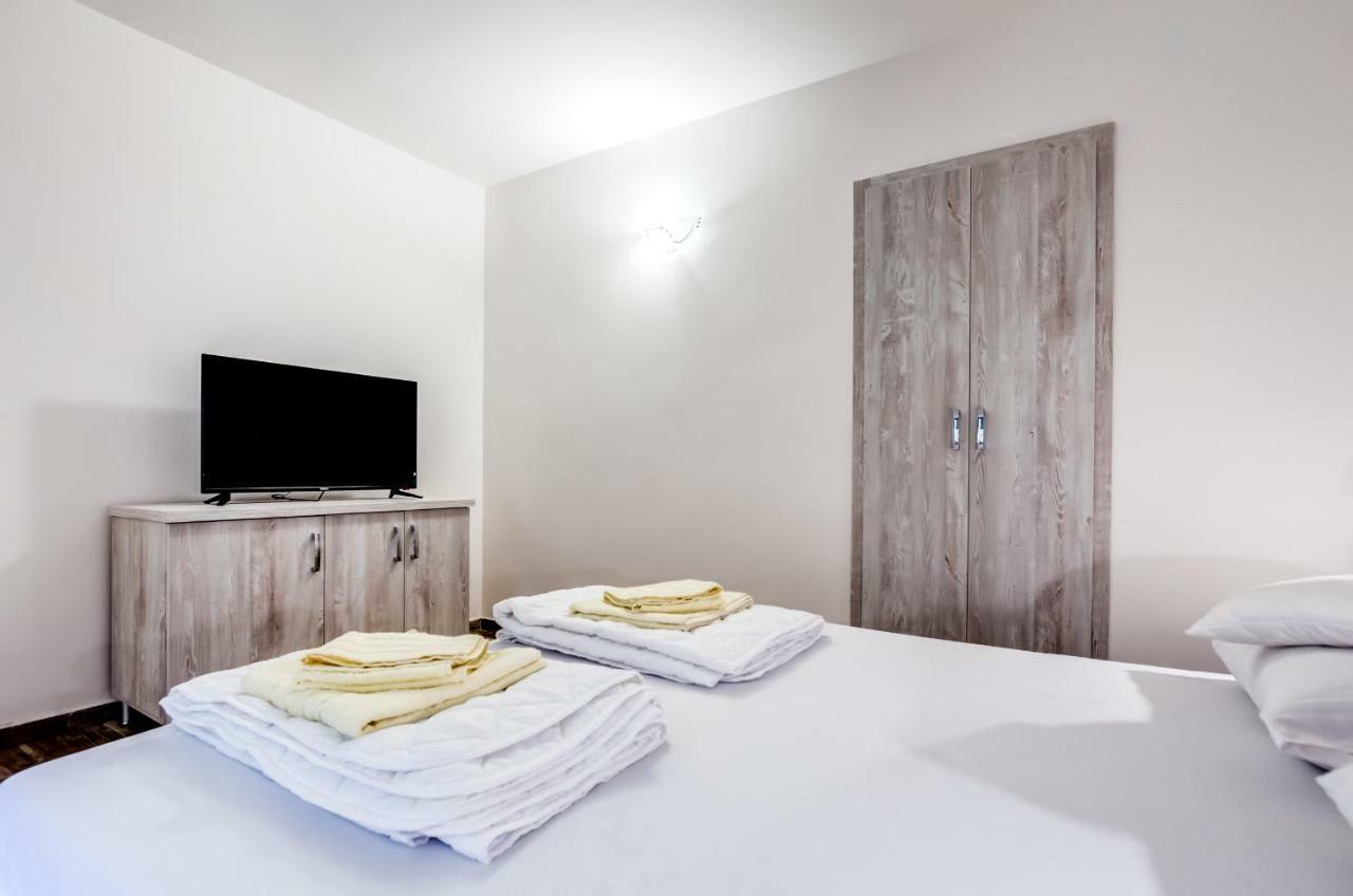 Hotel Sara Kotor Luaran gambar